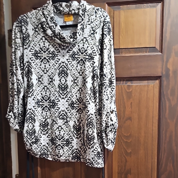 2 Ruby Rd. Tops Size Medium - Picture 3 of 4